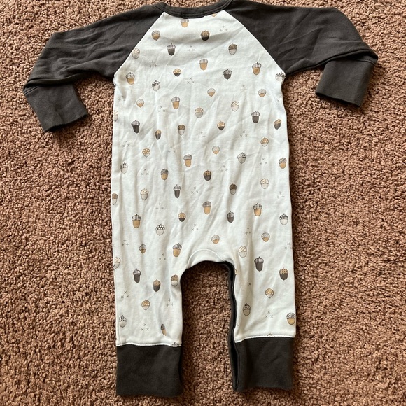 Feather Baby Outfit - Picture 2 of 4